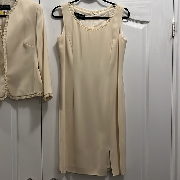 EUC Sunny Choi suit - Picture 3 of 14